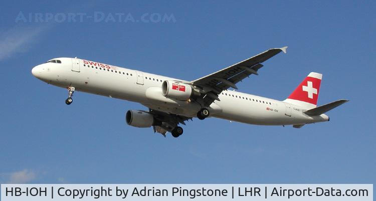 HB-IOH, 1997 Airbus A321-111 C/N 664, Airbus A321-100 of Swiss International Airlines landing at London (Heathrow) Airport