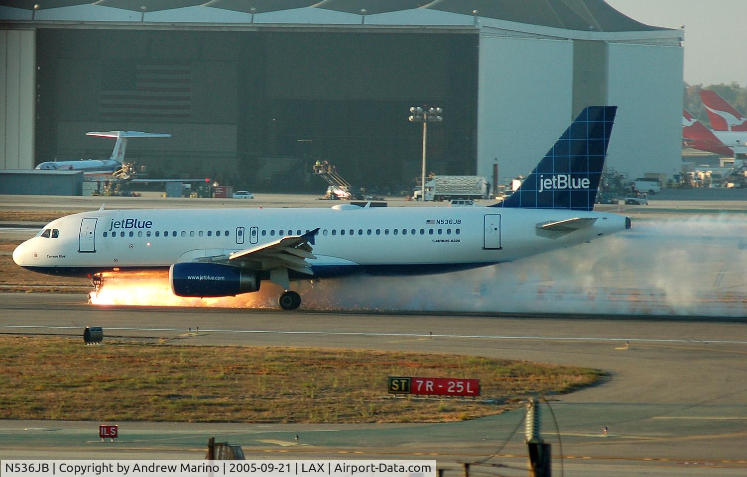 N536JB, 2002 Airbus A320-232 C/N 1784, JetBlue flight 292, an Airbus A320, as it makes an emergency landing at LAX on Wednesday 9/21 after the front landing gear malfunctioned.