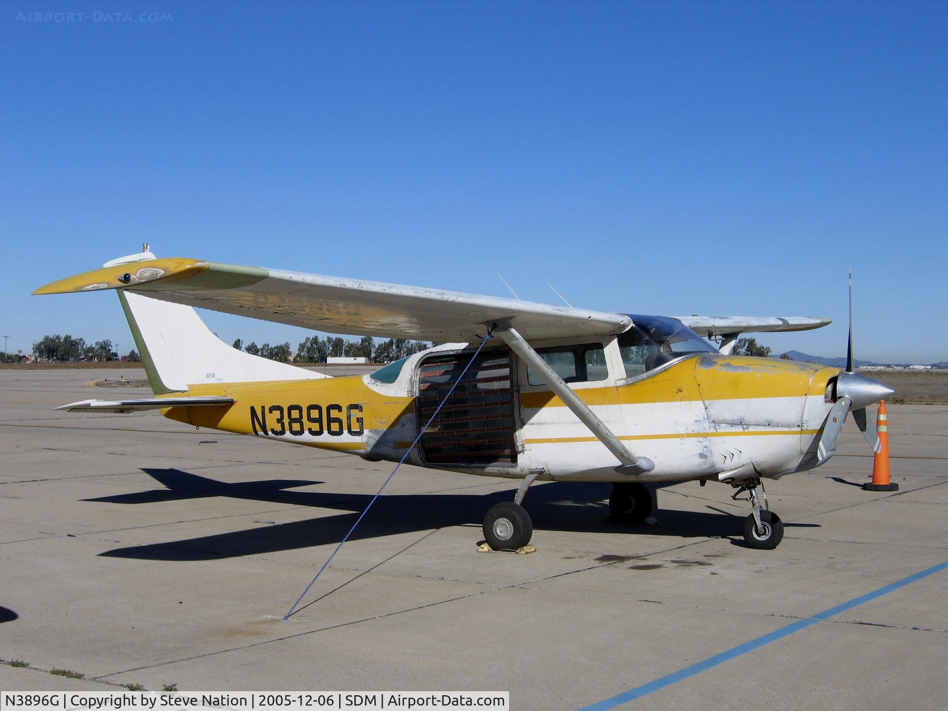 N3896G, 1967 Cessna U206B Super Skywagon C/N U206-0896, Eco Flite Service 1967 Cessna U206B in bright sunshine at Brown Field (San Diego), CA