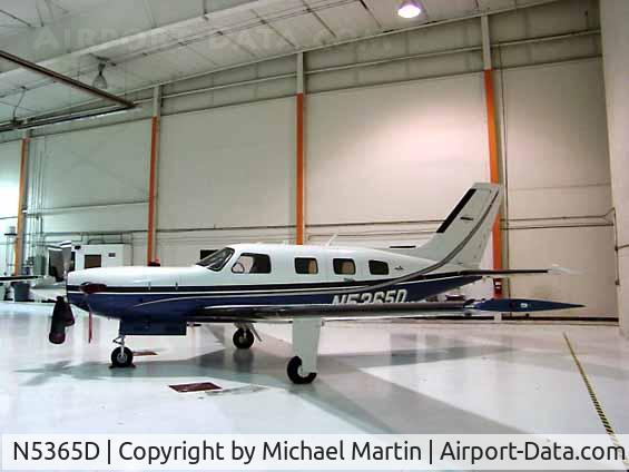 N5365D, 2003 Piper PA-46-500TP C/N 4697161, On Display
