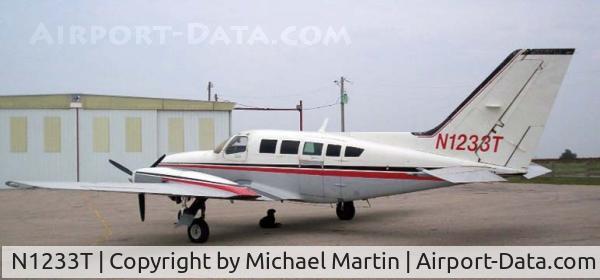 N1233T, 1984 Cessna 402C C/N 402C0805, On Display