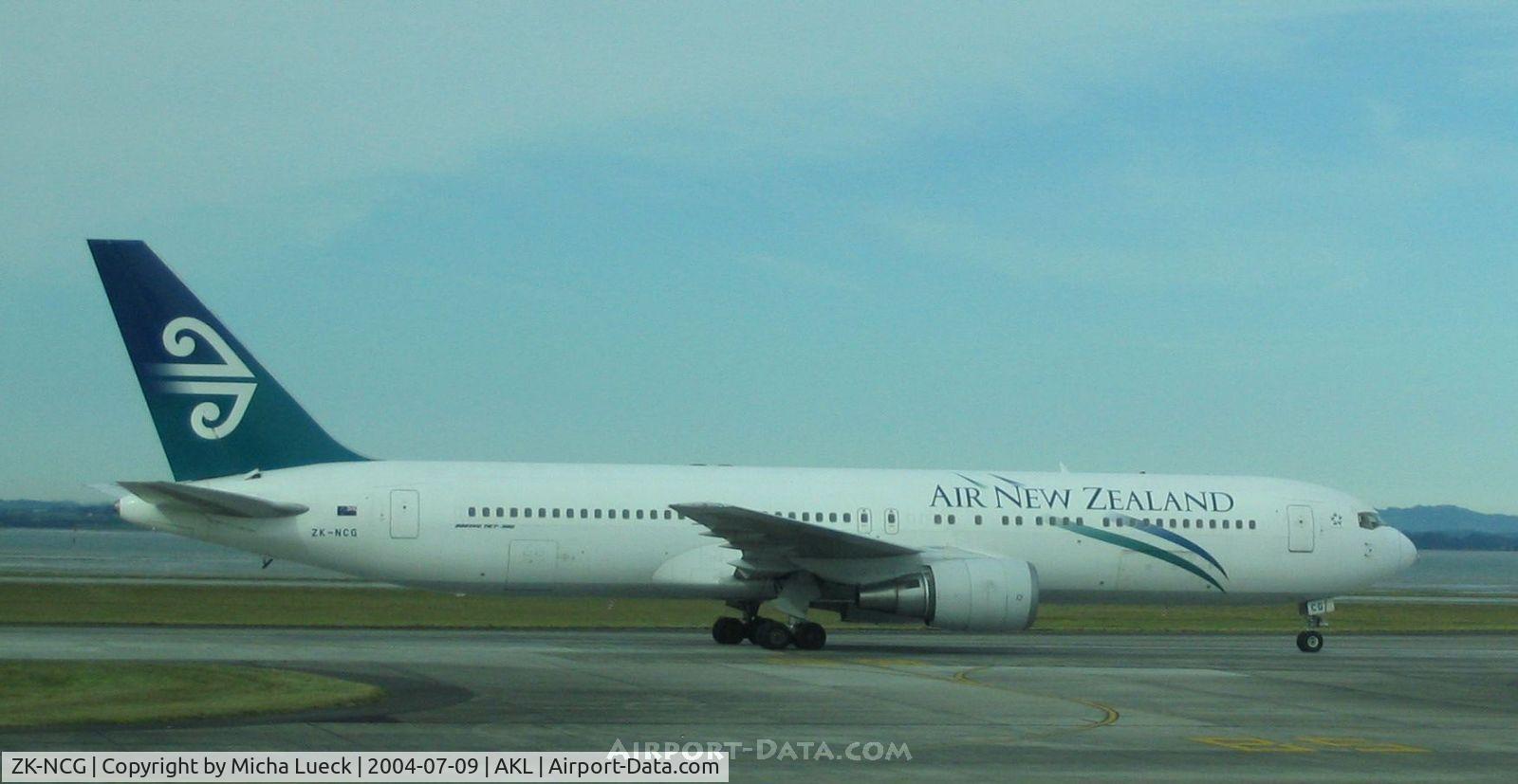 ZK-NCG, 1993 Boeing 767-319 C/N 26912, Lined up for Take-off