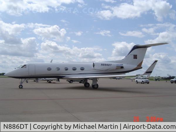 N886DT, 2001 Gulfstream Aerospace G-V C/N 636, On Display