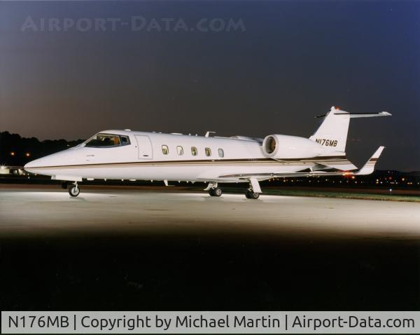 N176MB, 1999 Learjet 60 C/N 60-176, On Display