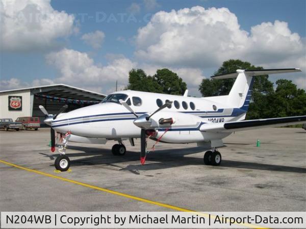 N204WB, 1984 Beech B200 King Air C/N BB-1179, On Display