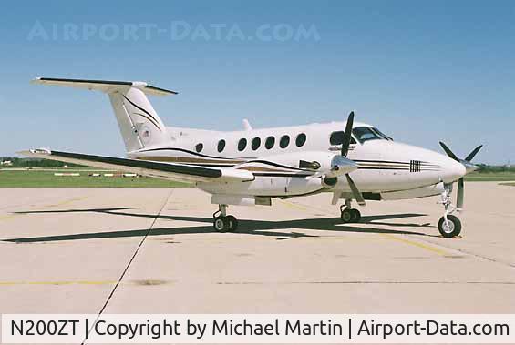 N200ZT, 1991 Beech B200 King Air C/N BB-1393, On Display