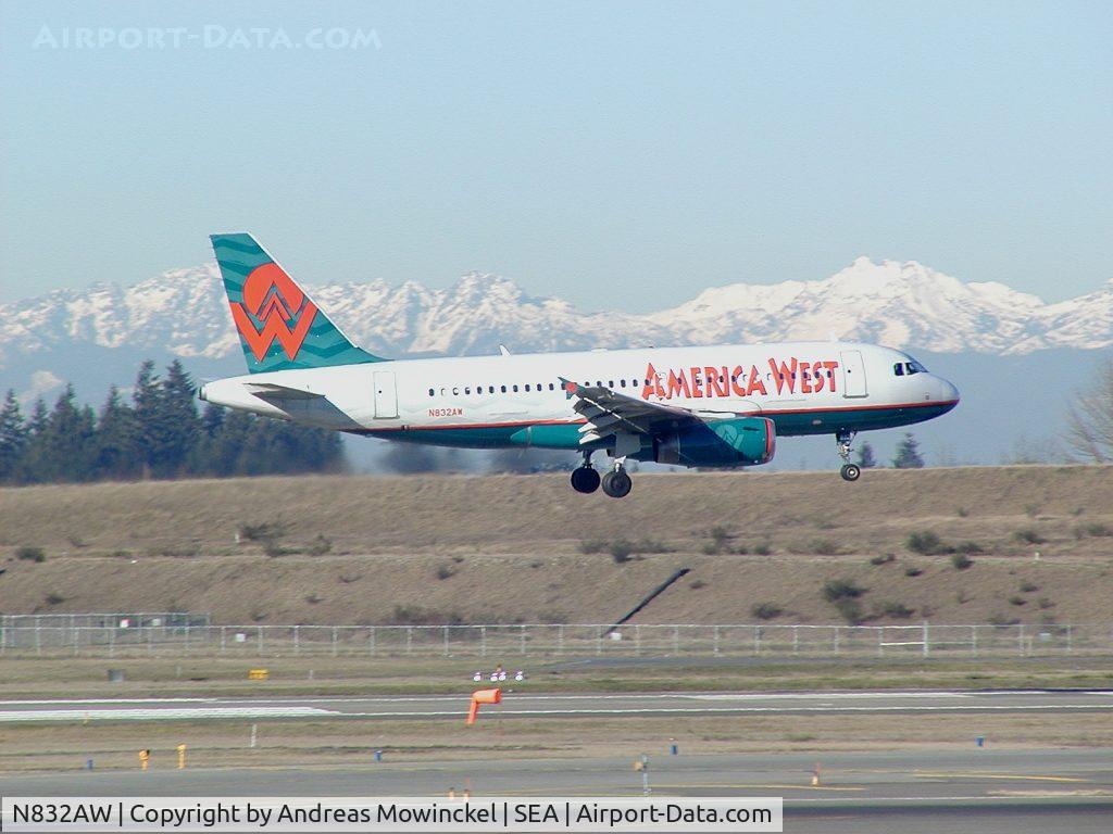 N832AW, 2001 Airbus A319-132 C/N 1643, America West Airlines Airbus A320 landing at Seattle-Tacoma International Airport