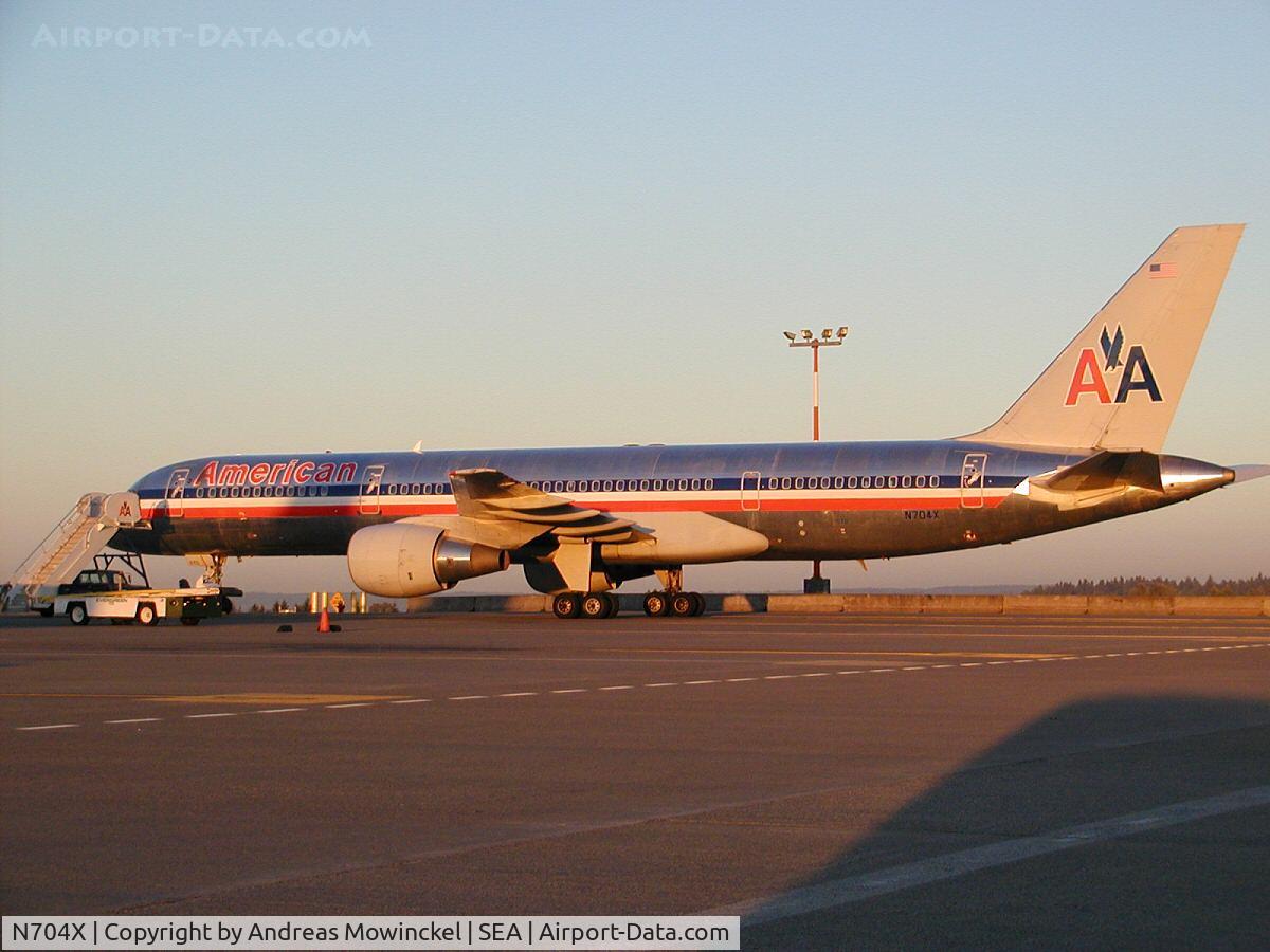 N704X, 1997 Boeing 757-2Q8 C/N 28163, American Airlines Boeing 757 at Seattle-Tacoma International Airport
