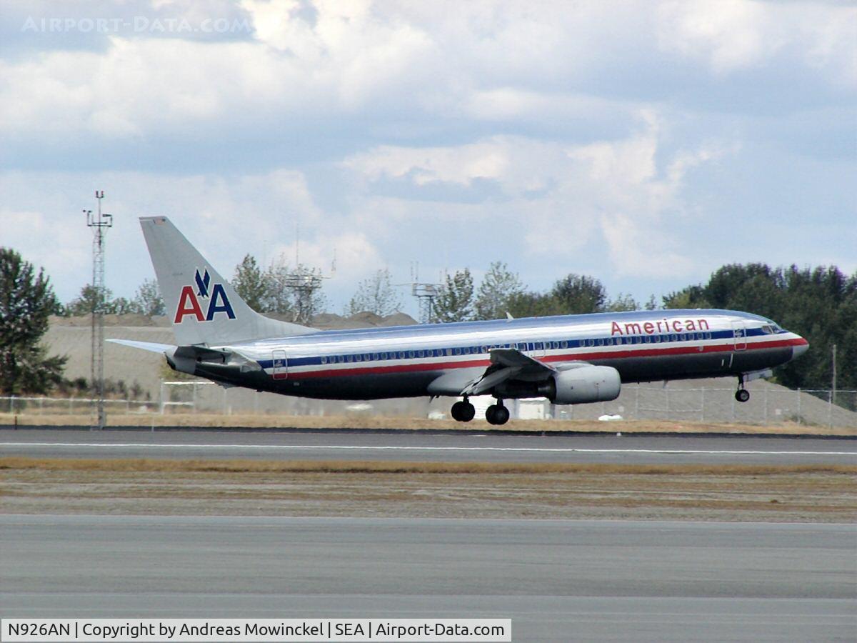 N926AN, 2000 Boeing 737-823 C/N 29527, American Airlines Boeing 737 at Seattle-Tacoma International Airport