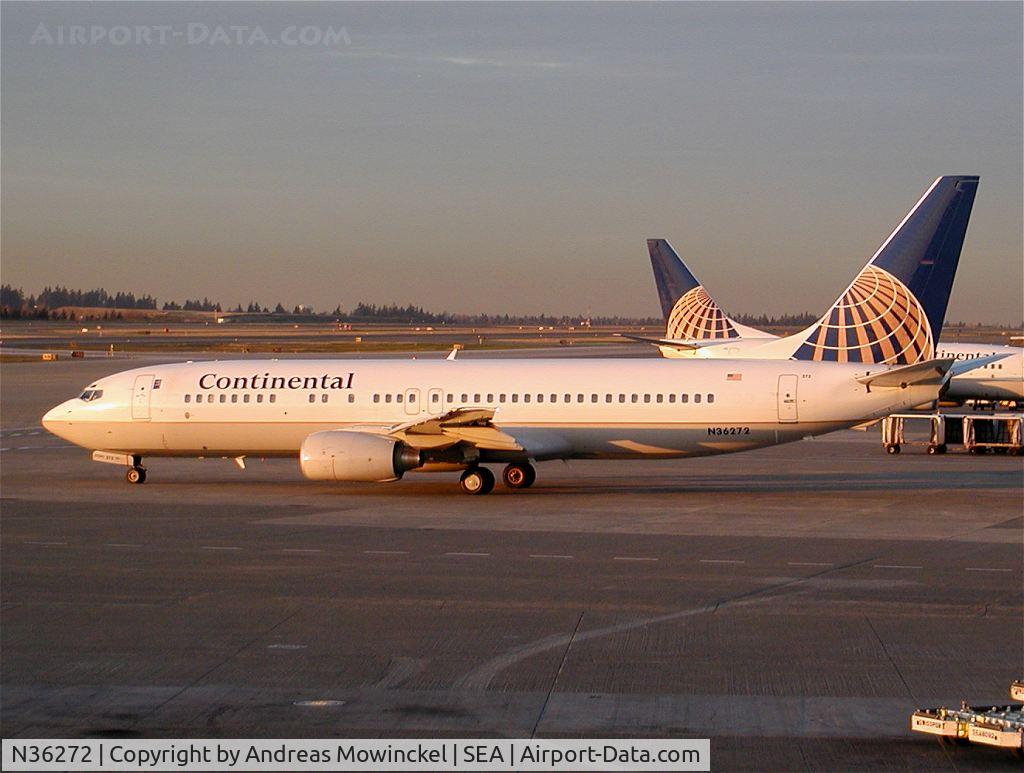 N36272, 2001 Boeing 737-824 C/N 31590, Continental Airlines Boeing 737 at Seattle-Tacoma International Airport