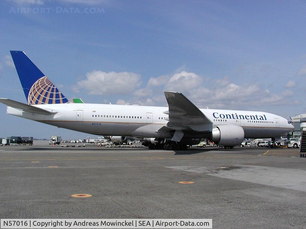 N57016, 2000 Boeing 777-224 C/N 28679, Continental Airlines Boeing 777 on an unscheduled medical stop at Seattle-Tacoma International Airport