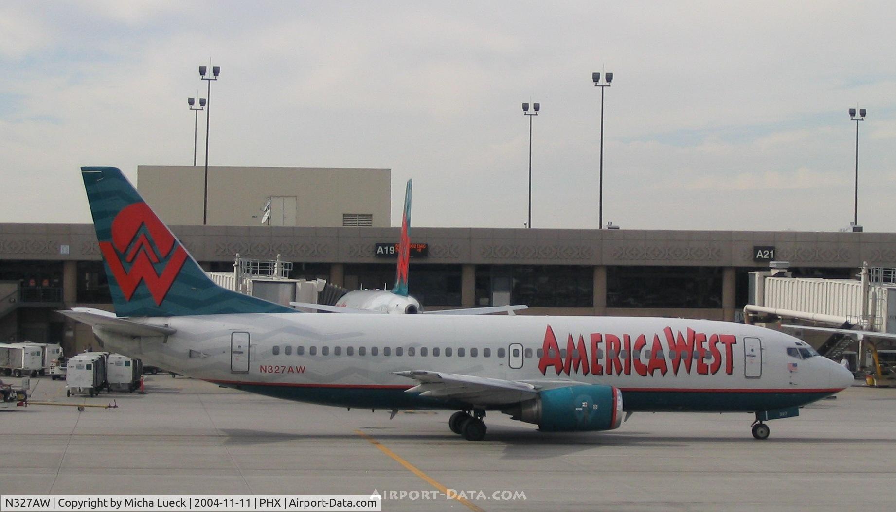 N327AW, 1986 Boeing 737-3Q8 C/N 23507, The beautiful AW colours will soon disappear after the merger with US Airways