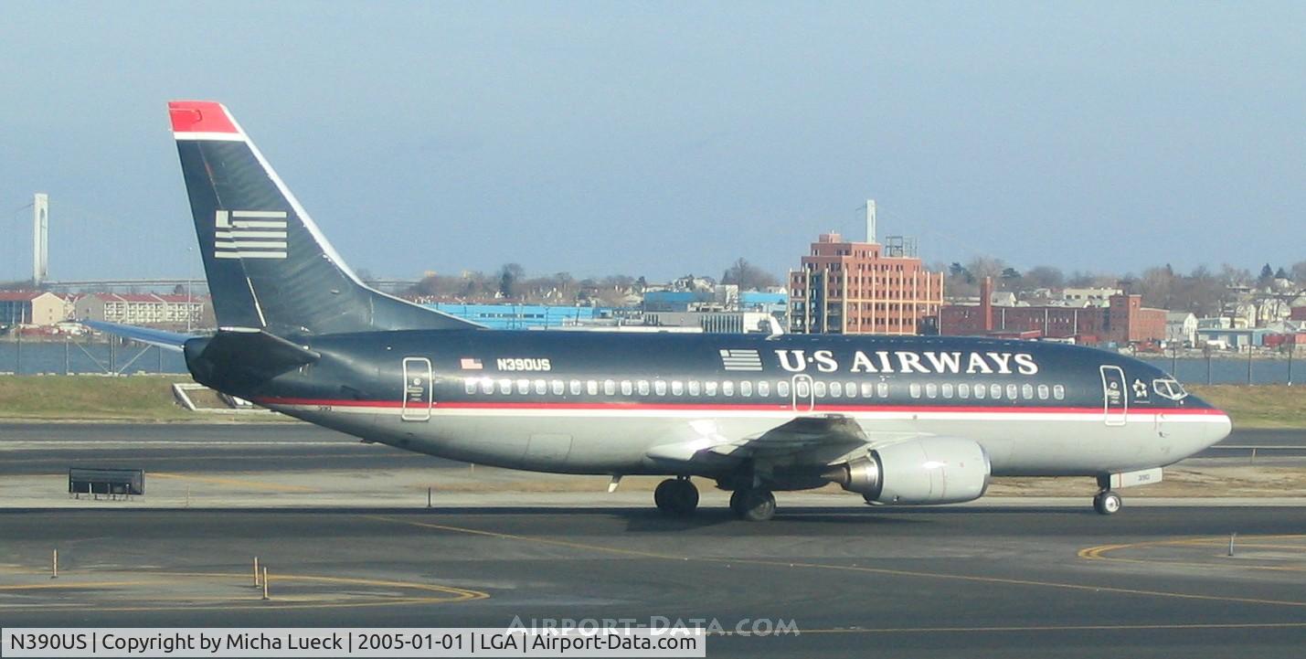 N390US, 1985 Boeing 737-3B7 C/N 23312, N390US is greeting the new year in New York City