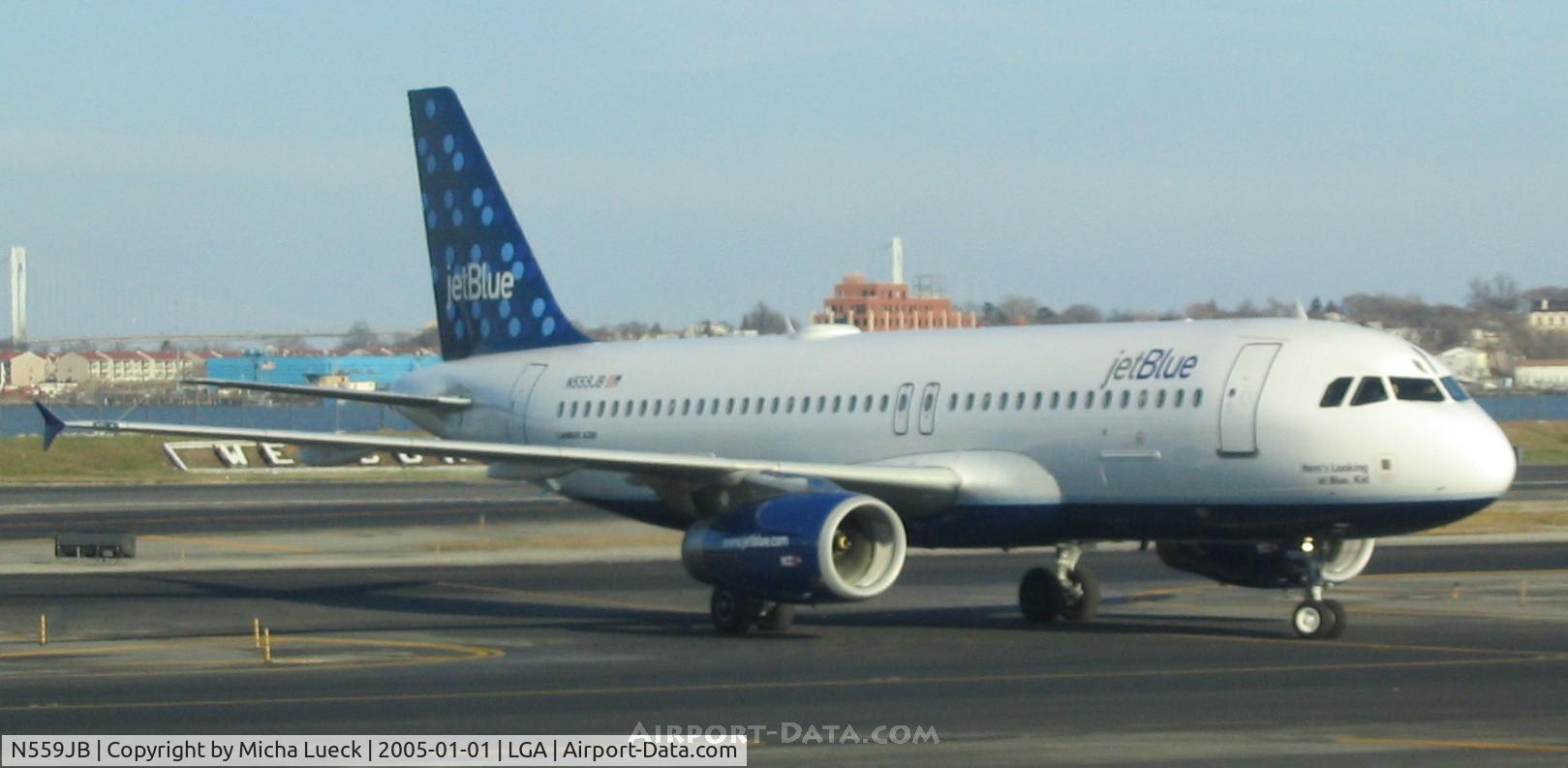 N559JB, 2003 Airbus A320-232 C/N 1917, Only a stone throw away from its home base at JFK
