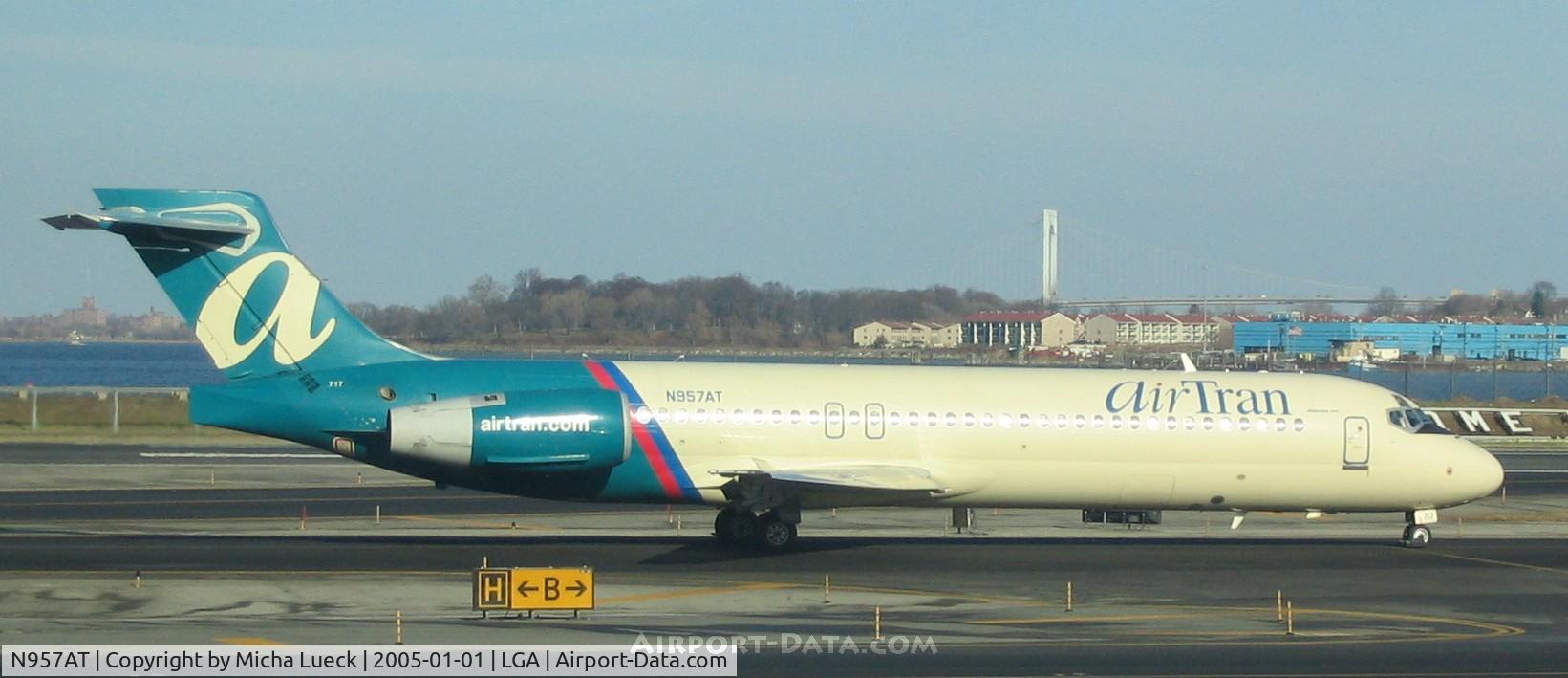 N957AT, 2000 Boeing 717-200 C/N 55019, Air Tran is one of the few large B717 operators