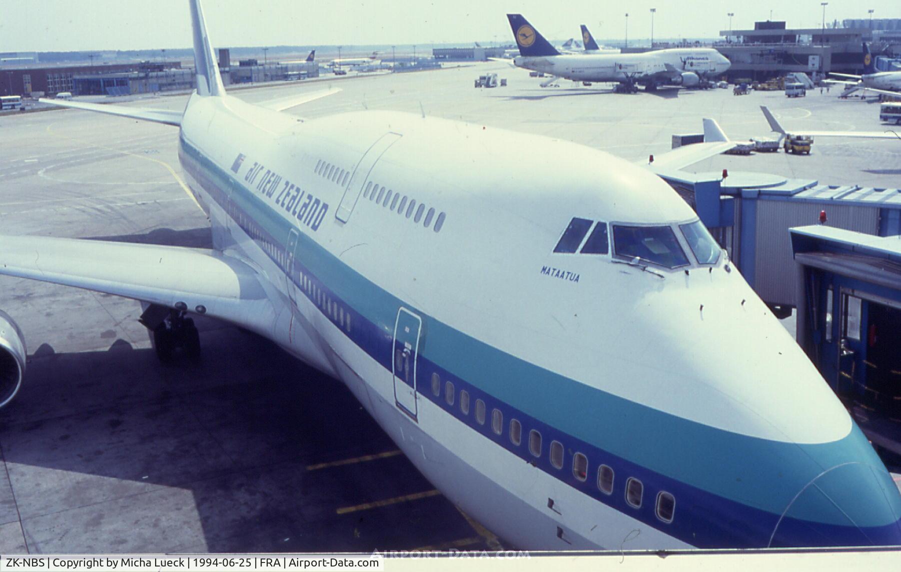 ZK-NBS, 1989 Boeing 747-419 C/N 24386, Air New Zeland's old colour scheme