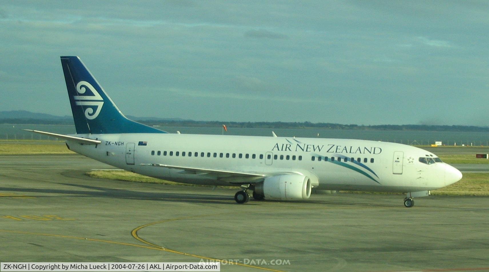 ZK-NGH, 1999 Boeing 737-319 C/N 25607, Arriving in the City of Sails