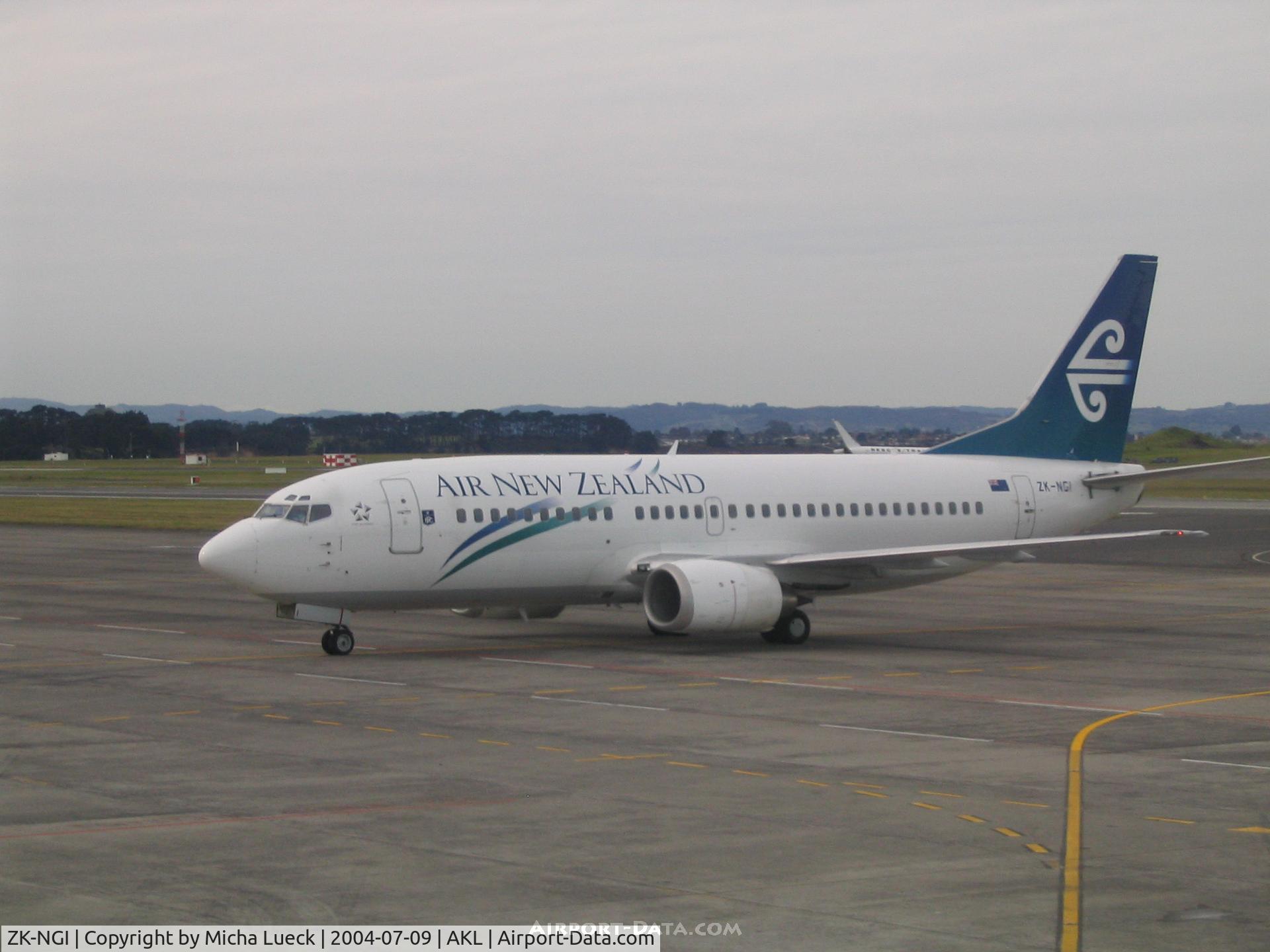 ZK-NGI, 1999 Boeing 737-319 C/N 25608, Arriving in the City of Sails