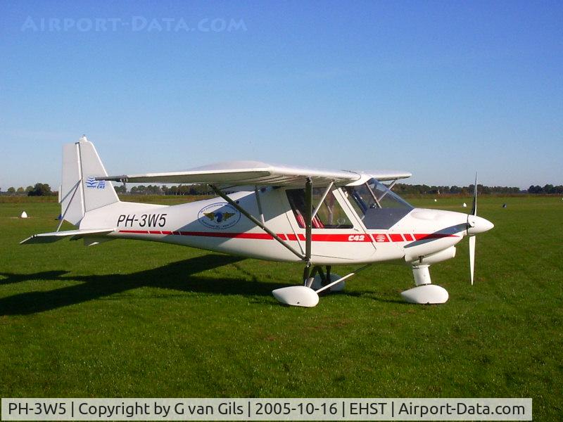 PH-3W5, 2005 Comco Ikarus C42B C/N 0505-6681, PH-3W5 This is one of three lessons aircraft belongs to Vereniging van Ultralichte Vliegtuigen Westerwolde.