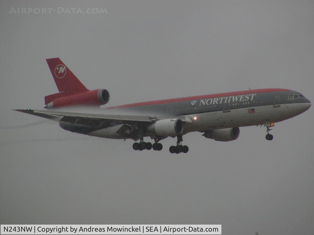 N243NW, 1988 McDonnell Douglas DC-10-30 C/N 48315, Northwest Airlines DC-10-30 arriving on an unusually wet August day.