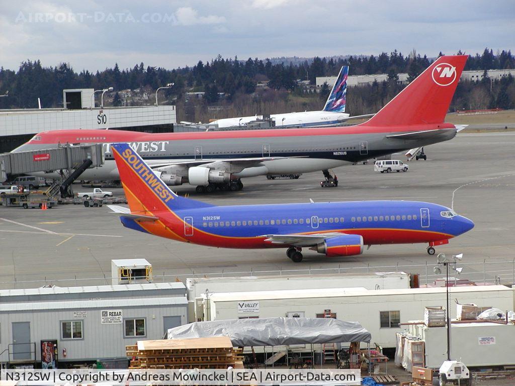 N312SW, 1986 Boeing 737-3H4 C/N 23334, Southwest Airlines Boeing 737 at Seattle-Tacoma International Airport