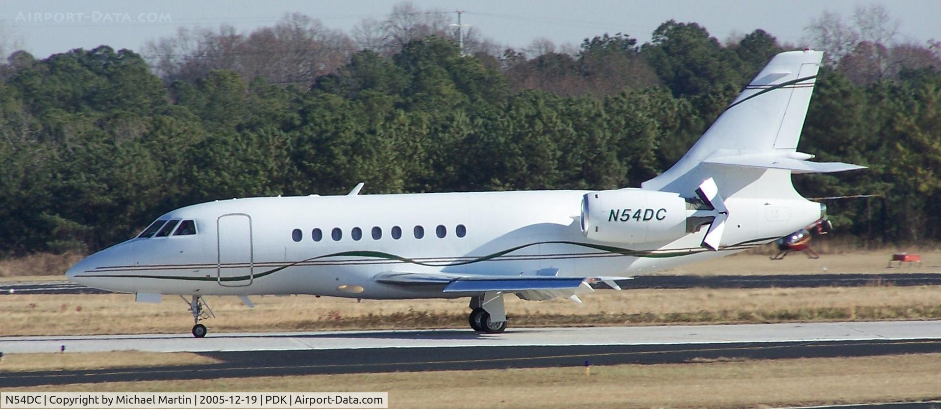 N54DC, 2000 Dassault Falcon 2000 C/N 117, Arriving PDK on 2R