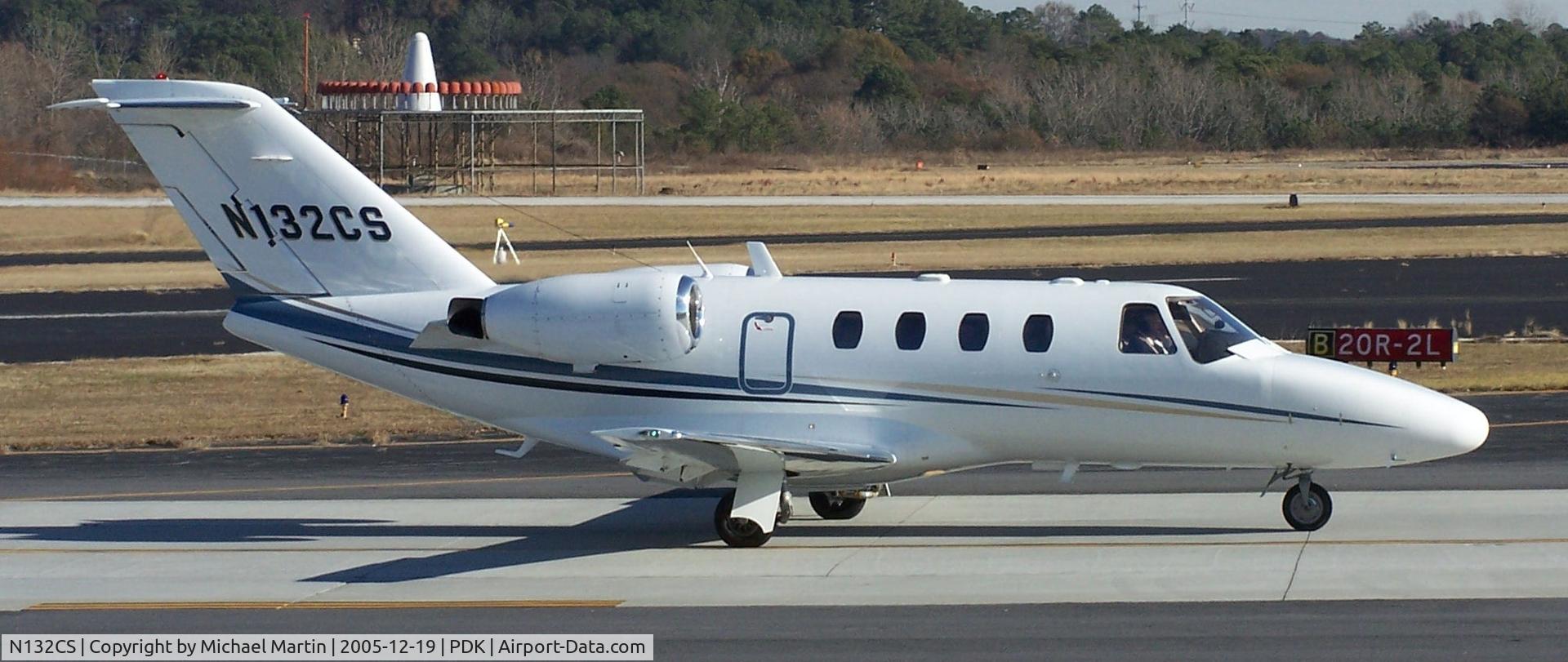 N132CS, 2003 Cessna 525 CitationJet CJ1 C/N 525-0515, Taxing to Runway 2R