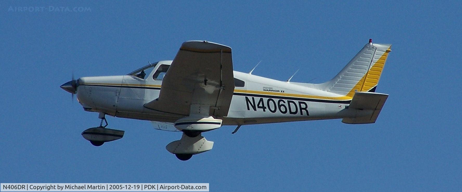 N406DR, 1978 Piper PA-28-161 C/N 28-7916072, Departing PDK on 2R