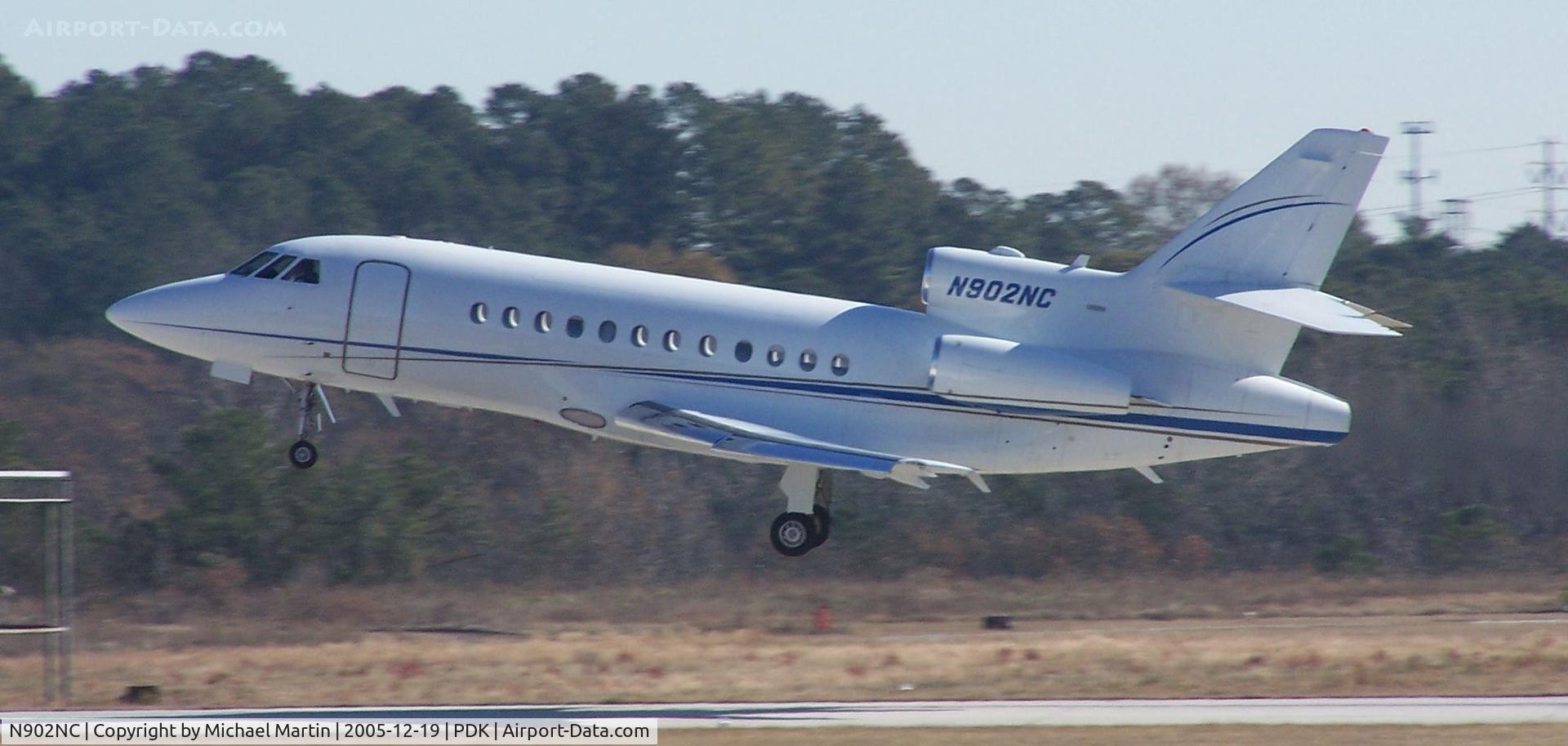 N902NC, 1994 Dassault Falcon 900B C/N 97, Departing PDK on 2R