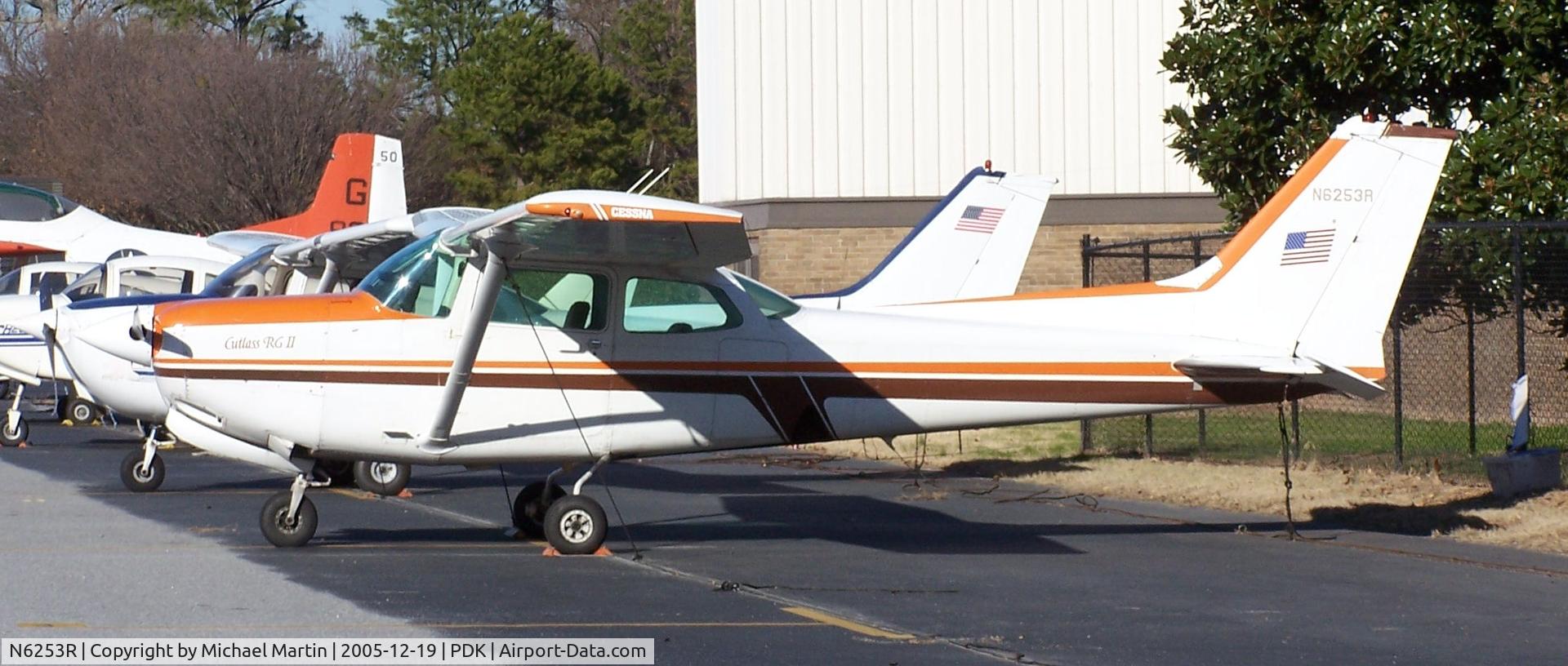 N6253R, Cessna 172RG Cutlass RG C/N 172RG0125, Tied down @ PDK