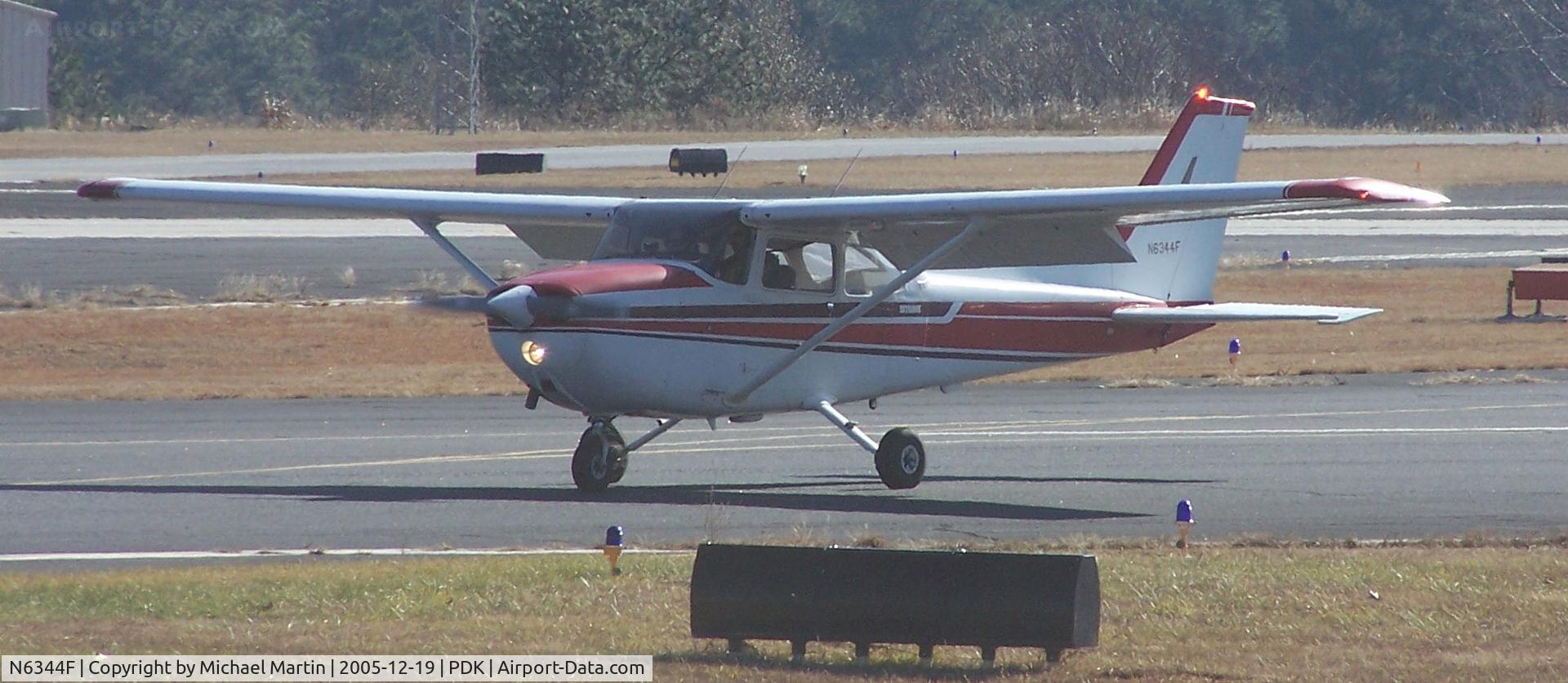 N6344F, 1979 Cessna 172N C/N 17273197, Student pilot taxing to 2R