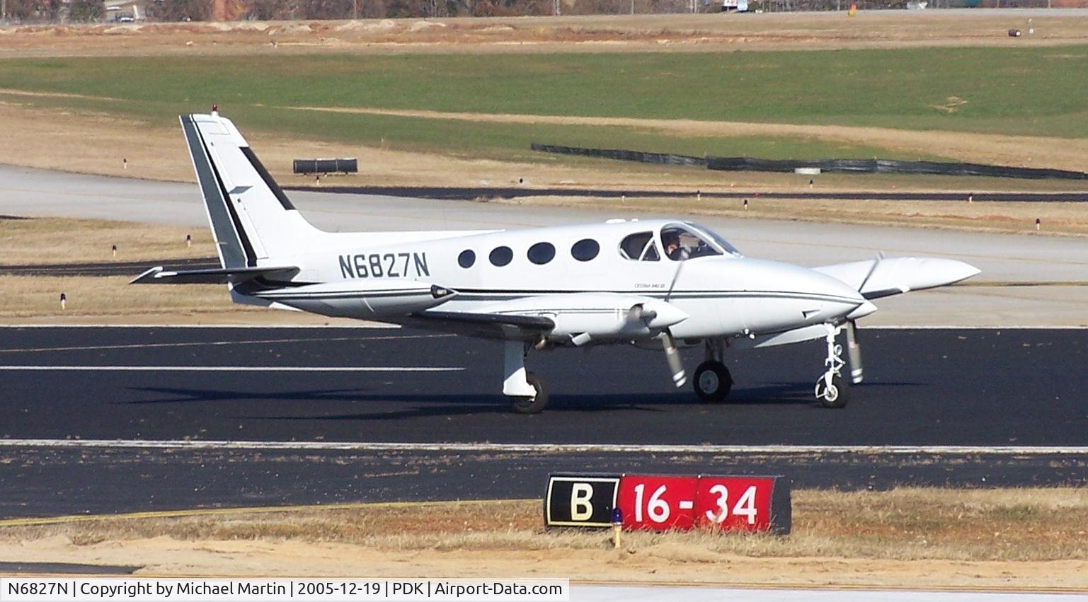 N6827N, 1981 Cessna 340A C/N 340A1220, Taxing to Runway 2R