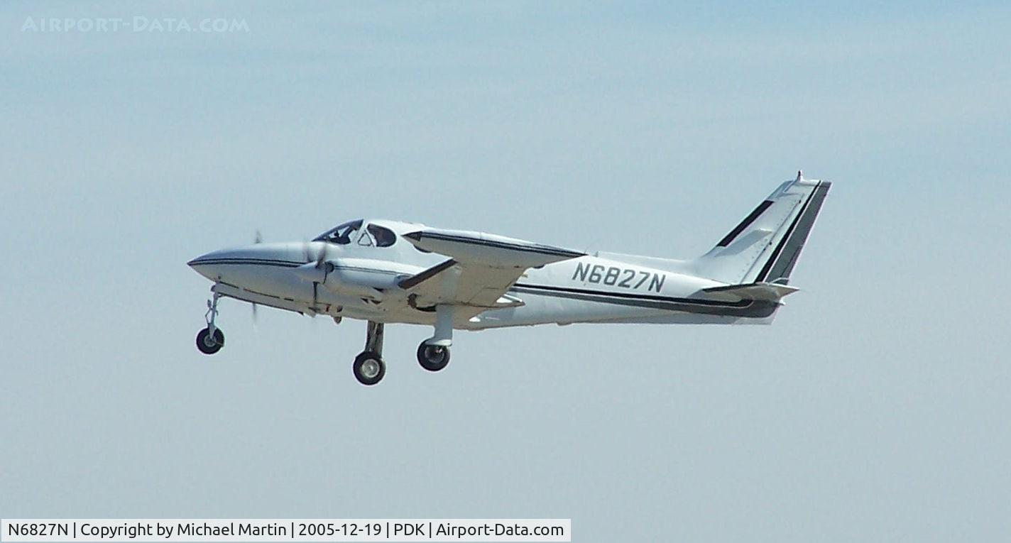 N6827N, 1981 Cessna 340A C/N 340A1220, Departing PDK