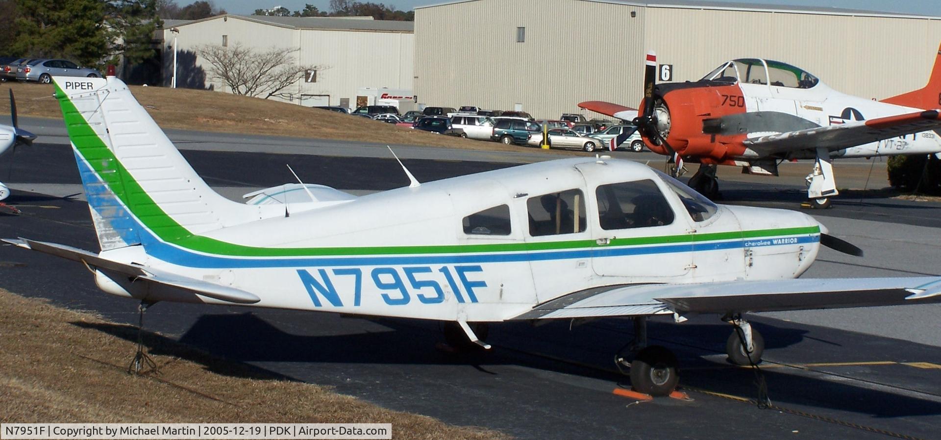 N7951F, 1976 Piper PA-28-151 C/N 28-7715249, Tied down @ PDK