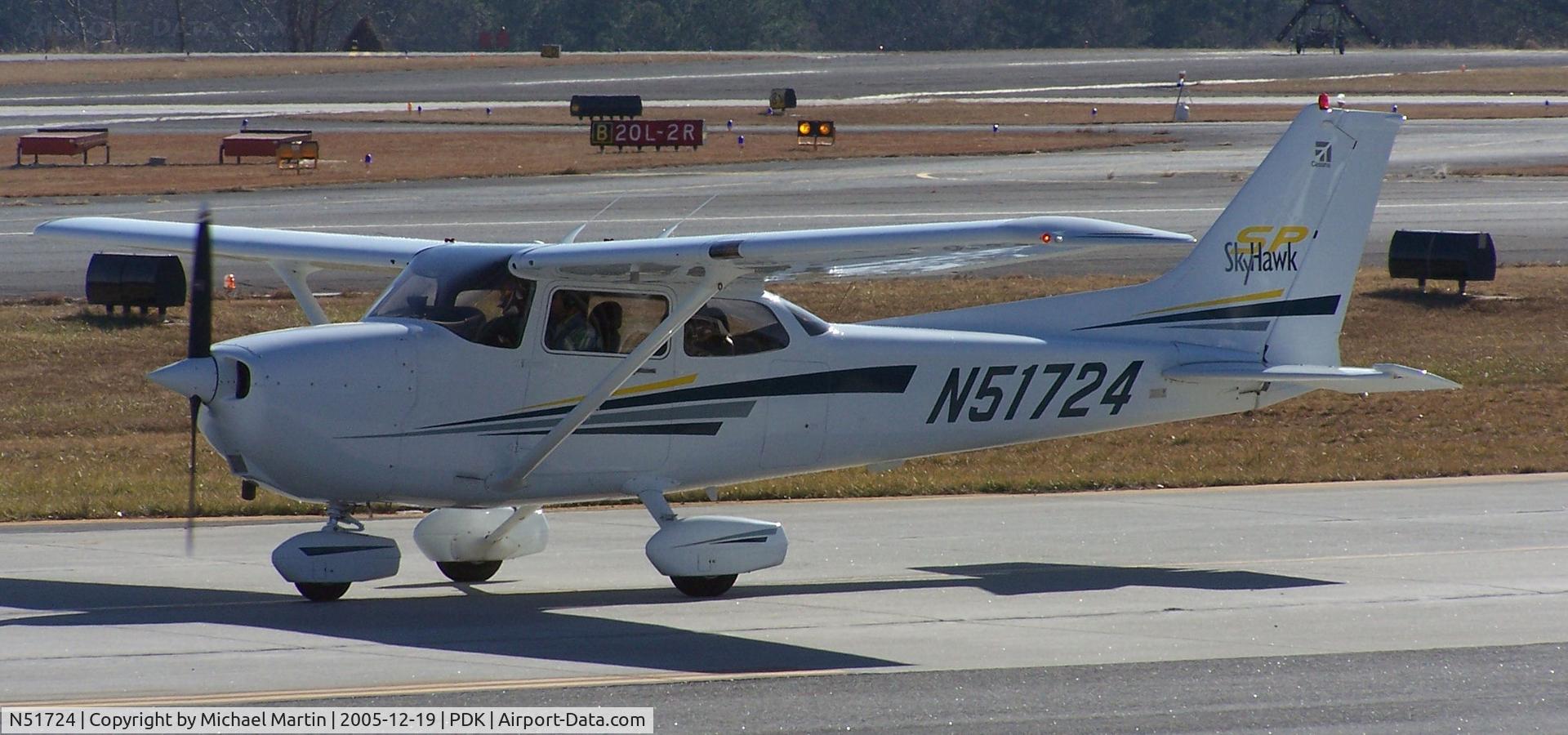 N51724, 2002 Cessna 172S C/N 172S9045, Taxing back from flight