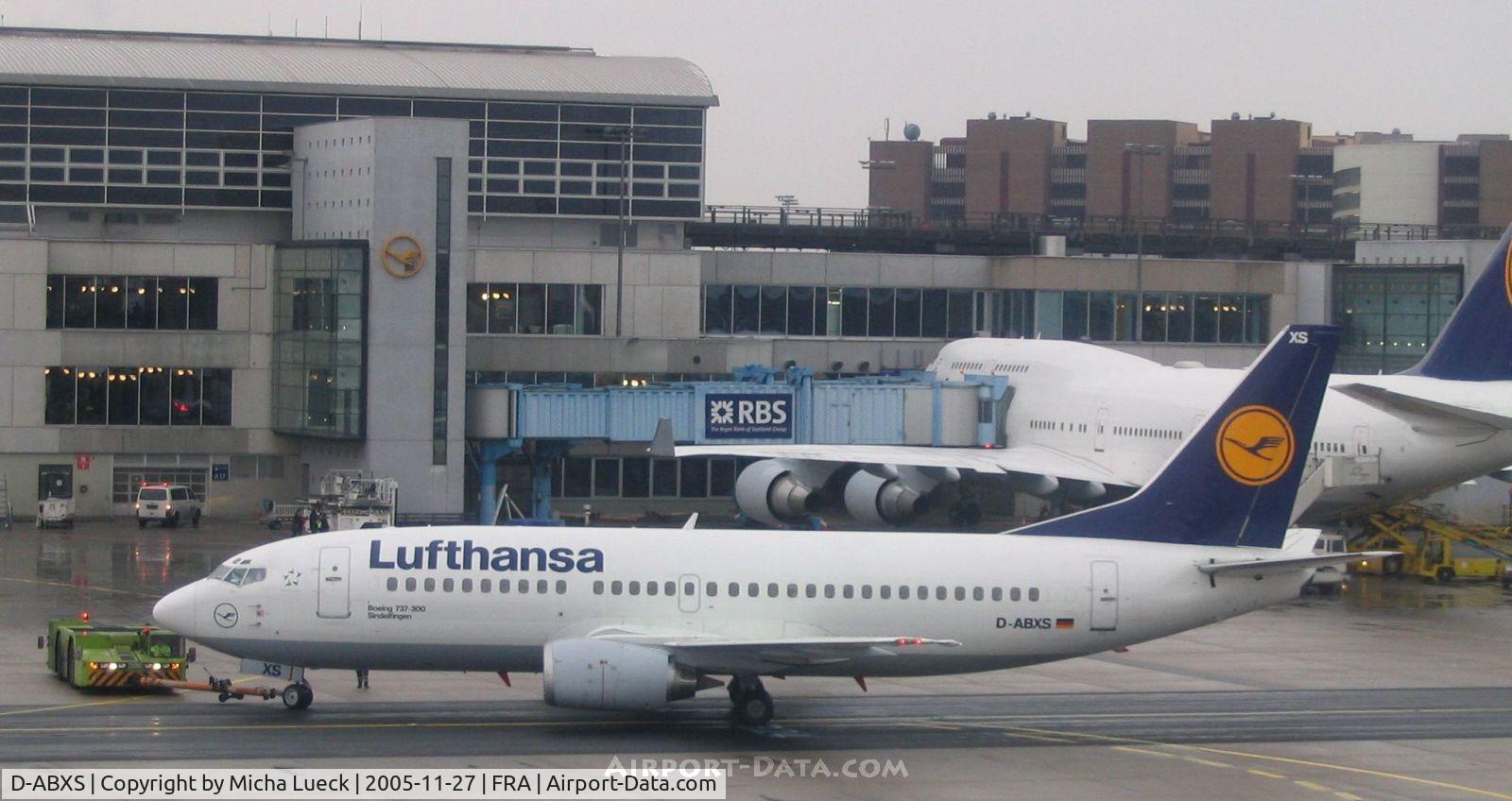 D-ABXS, 1988 Boeing 737-330 C/N 24280, push-back on a snowy winter morning