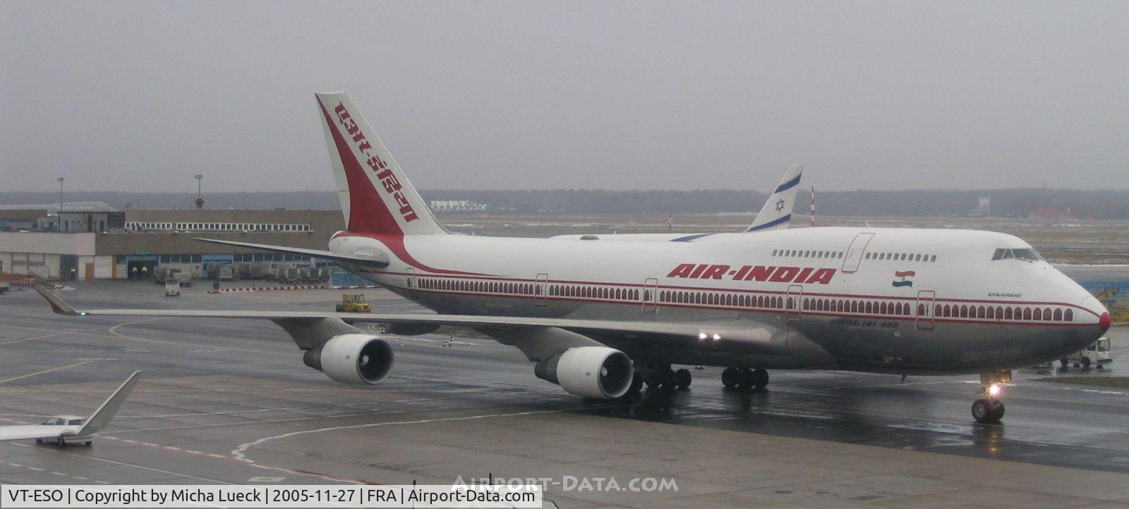 VT-ESO, 1993 Boeing 747-437 C/N 27165, Just arrived on this nasty, grey day