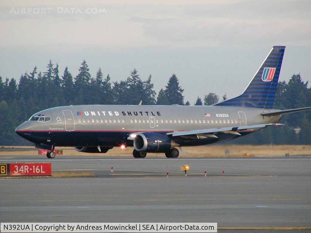 N392UA, 1990 Boeing 737-322 C/N 24667, United Airlines Boeing 737 at Seattle-Tacoma International Airport