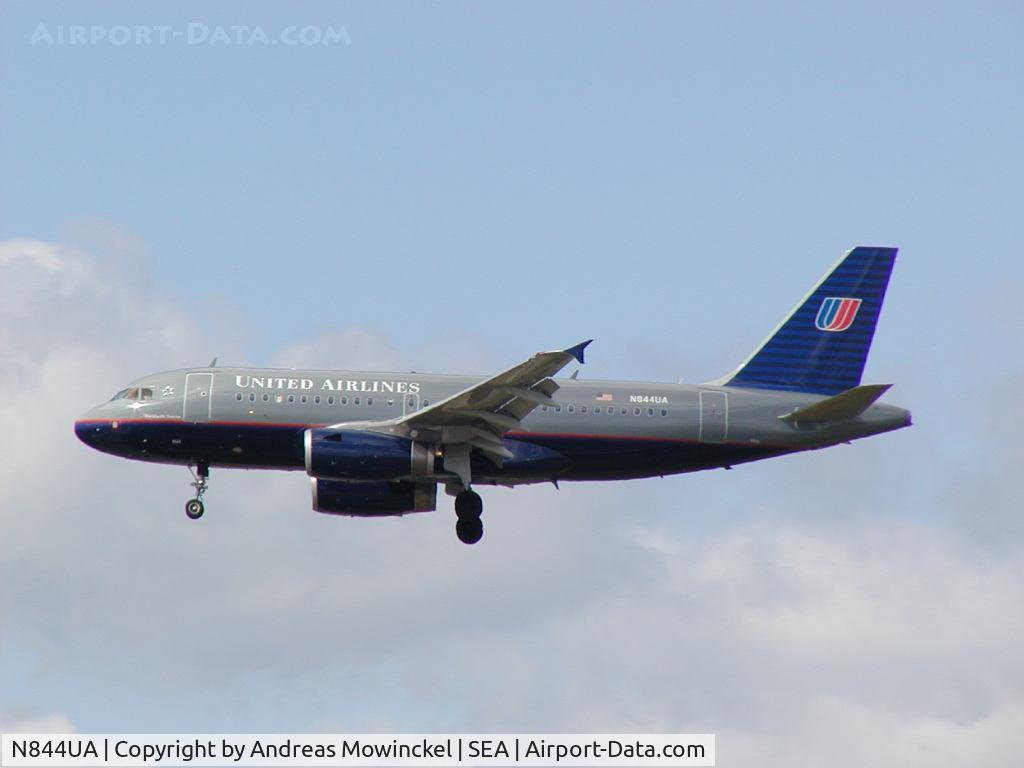 N844UA, 2001 Airbus A319-131 C/N 1581, United Airlines A319 landing Seattle-Tacoma International Airport