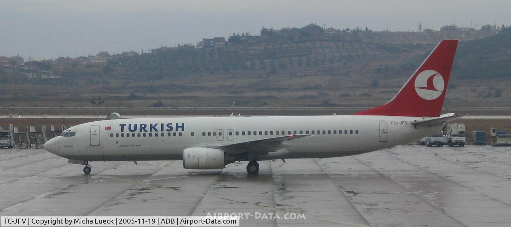 TC-JFV, 2000 Boeing 737-8F2 C/N 29782, Departing Izmir