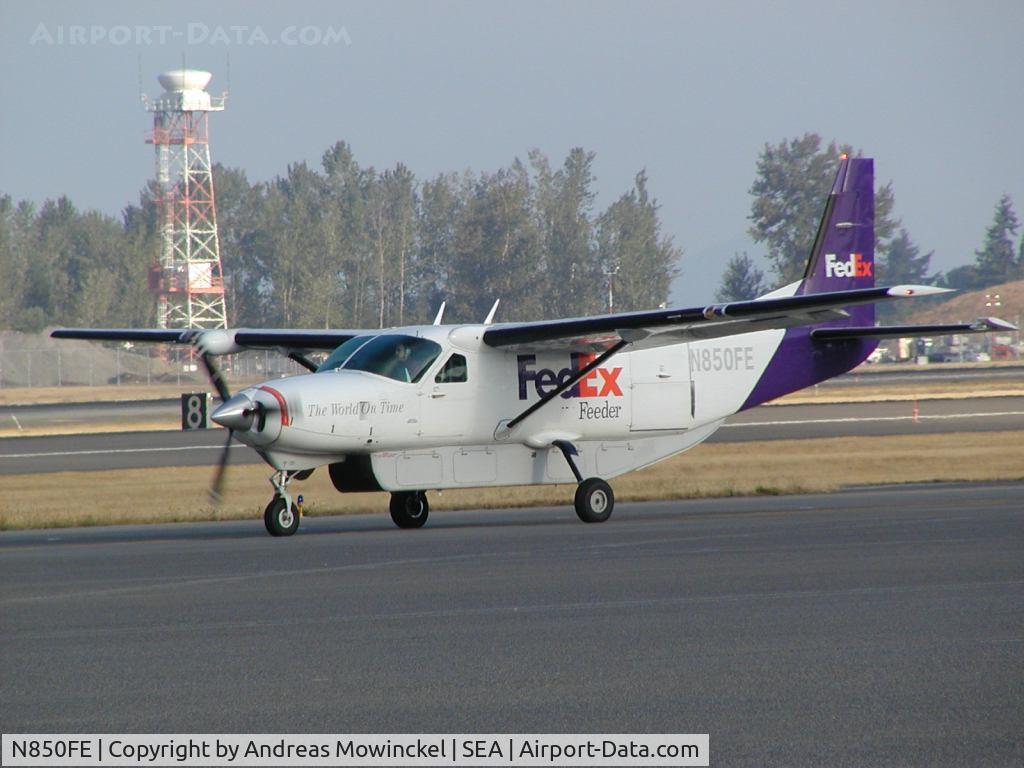 N850FE, 2004 Cessna 208B Super Cargomaster C/N 208B0164, Fedex Cessna 208B freighter at Seattle-Tacoma International Airport. ex KLM