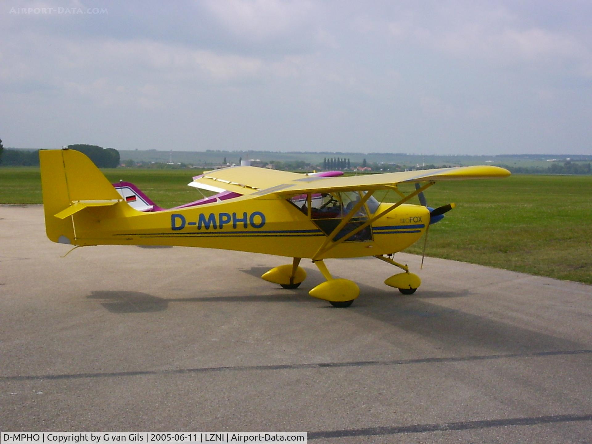 D-MPHO, 2001 Aeropro Eurofox C/N 10001, An Eurofox visiting Airport Nitra in Slowakia to make a view days tour together with 3 other foxes to Kroatia.