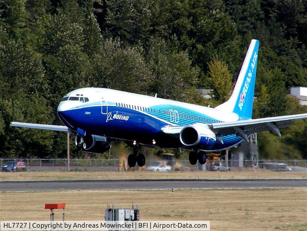 HL7727, Boeing 737-9B5 C/N 30000, This 737 c/n 30000 (!), to become HL-7727 for Korean Air, is here seen landing at BFI after a flight from Farnborough and Iqaluit (YFB).  The aircraft was a part of Boeing's exhibition at Farnborough '04.  Temp. Register number N6066U