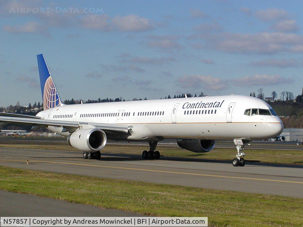 N57857, 2004 Boeing 757-324 C/N 32816, Continental boeing 757 at Boeing field