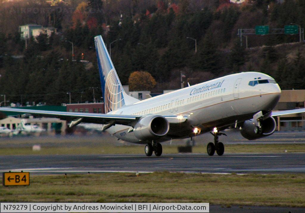 N79279, 2003 Boeing 737-824 C/N 31597, Continental boeing 737 at Boeing field