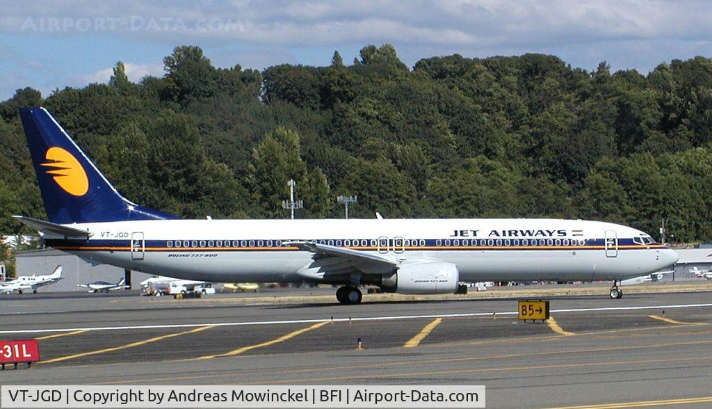VT-JGD, 2003 Boeing 737-95R C/N 33740, Jet Airways 737 at Boeing Field