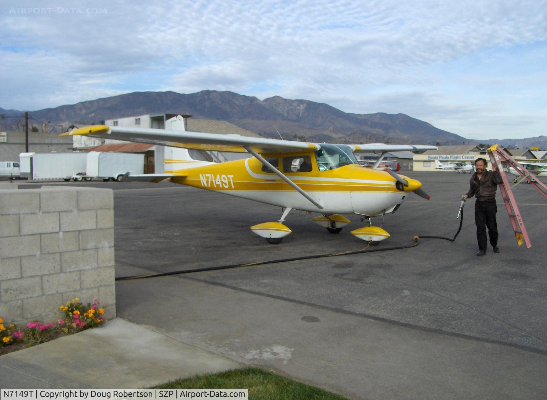 N7149T, 1959 Cessna 172 C/N 46749, 1959 Cessna 172 Continental O-300 145 hp, Refueling