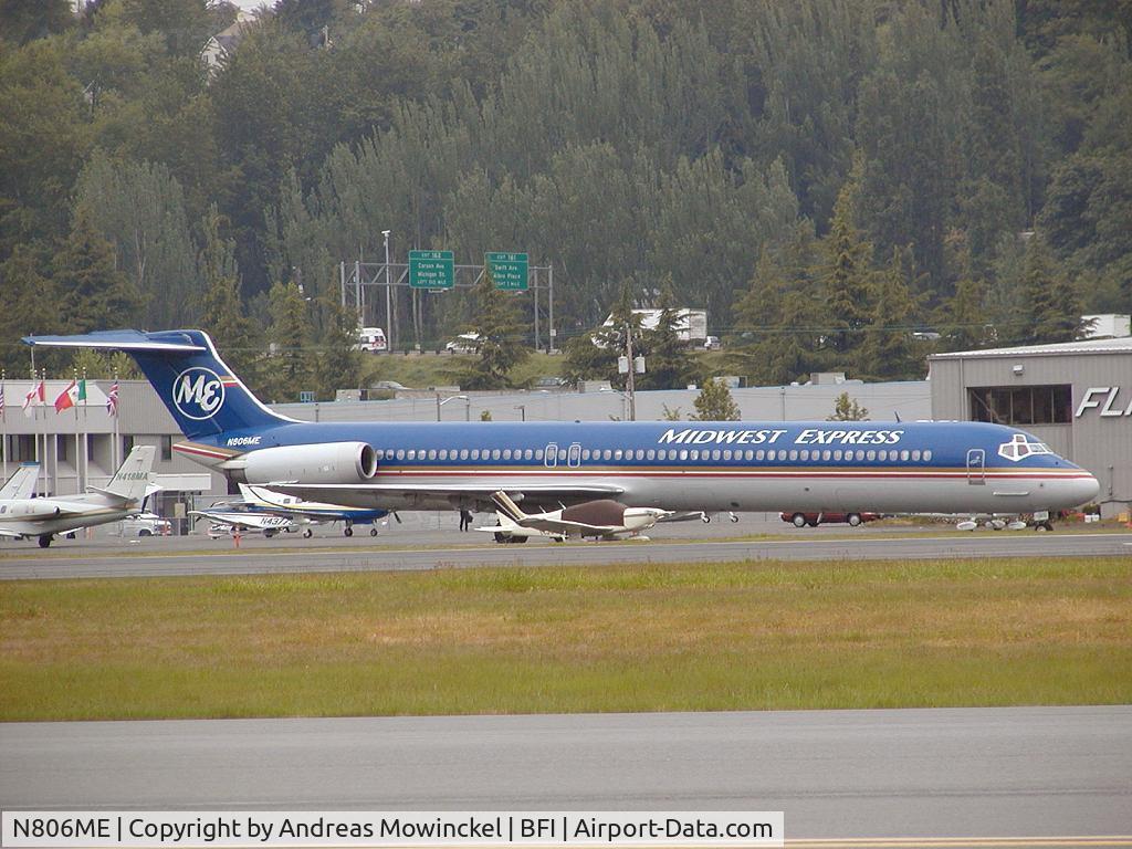 N806ME, 1981 McDonnell Douglas MD-81 (DC-9-81) C/N 48032, Sports charter: Midwest Express MD81