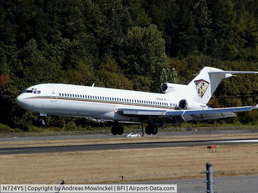 N724YS, 1978 Boeing 727-281 (Adv) C/N 21474, At Boeing Field, seen flying in a group of Fry's Electronics employees.