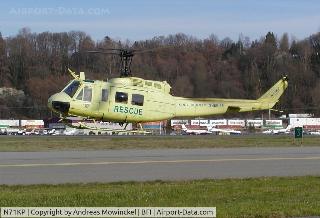 N71KP, 1970 Bell UH-1H Iroquois C/N 12619, Helicopter belongs to King County Sheriff and chases spotters along the BFI fence.
